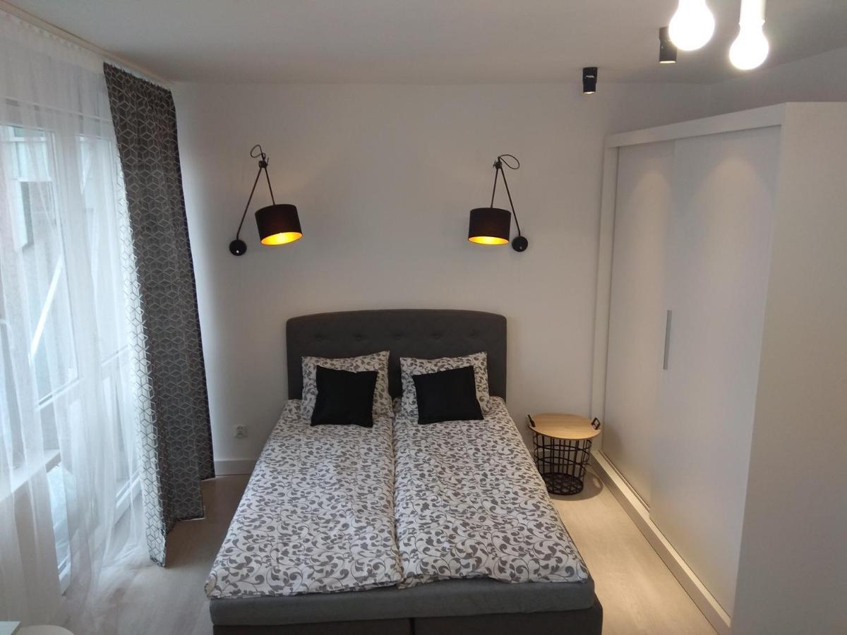 Apartament Nikola Varşovia Cameră foto